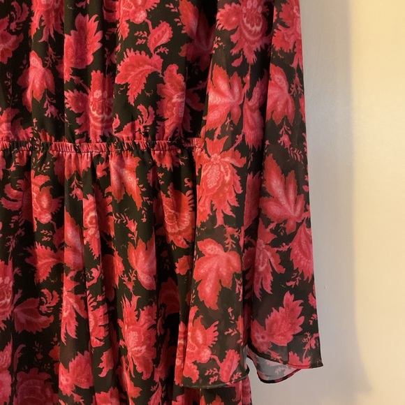 3. Floral High Neck Romper With Tie Back Backless Size Medium - Picture 5 of 9